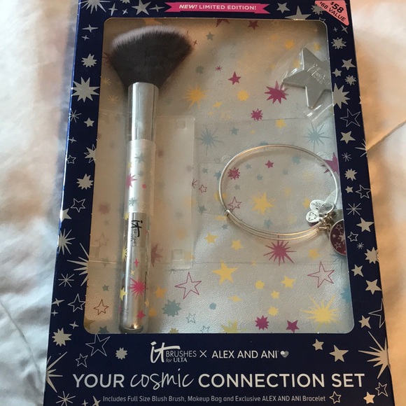 Ulta Beauty Other - 🎉 4 for $20! iT Cosmetics Brush and Alex & Ani Bracelet- from ULTA- brand new!